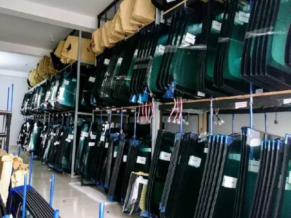 Kính Chắn Gió Xe KIA Sedona